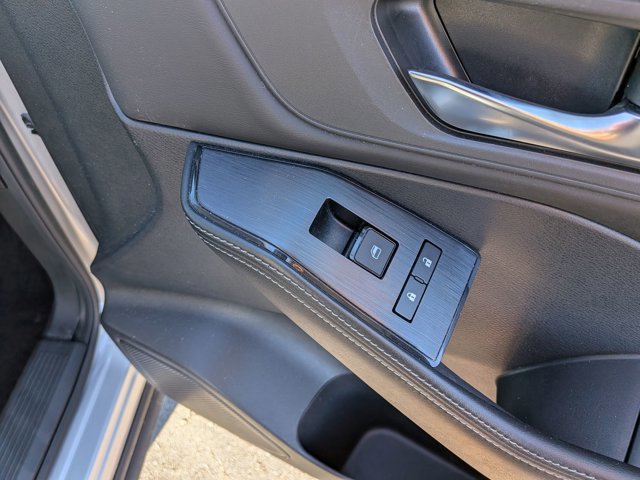 Used 2024 Nissan Rogue SV image 35