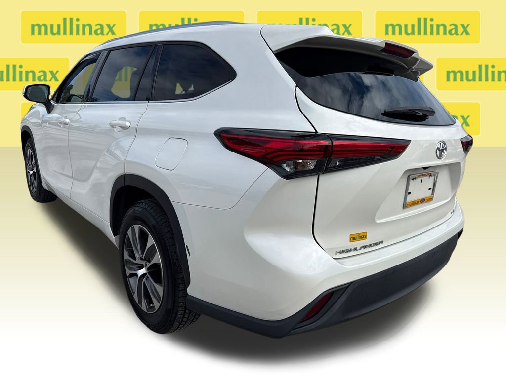 Used 2021 Toyota Highlander XLE image 9