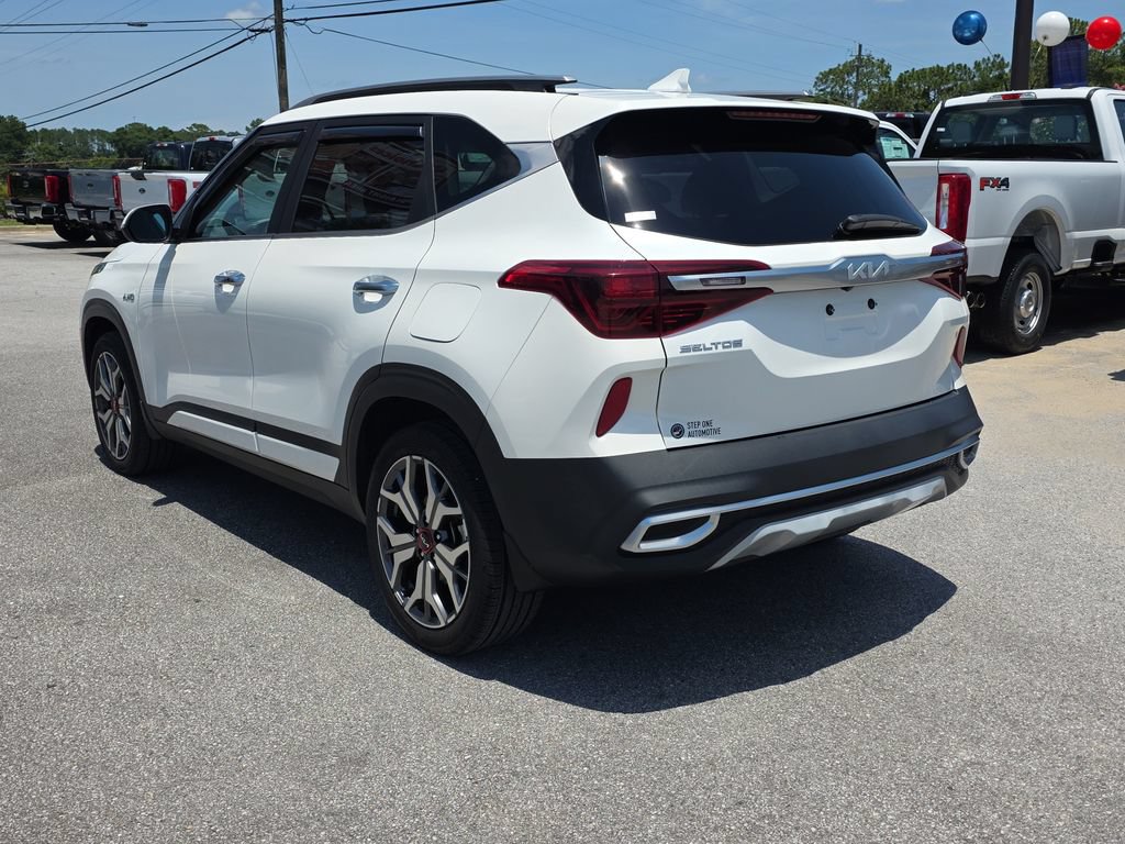 Used 2023 Kia Seltos SX w/ SX Sunroof Package AWD/4WD image 5