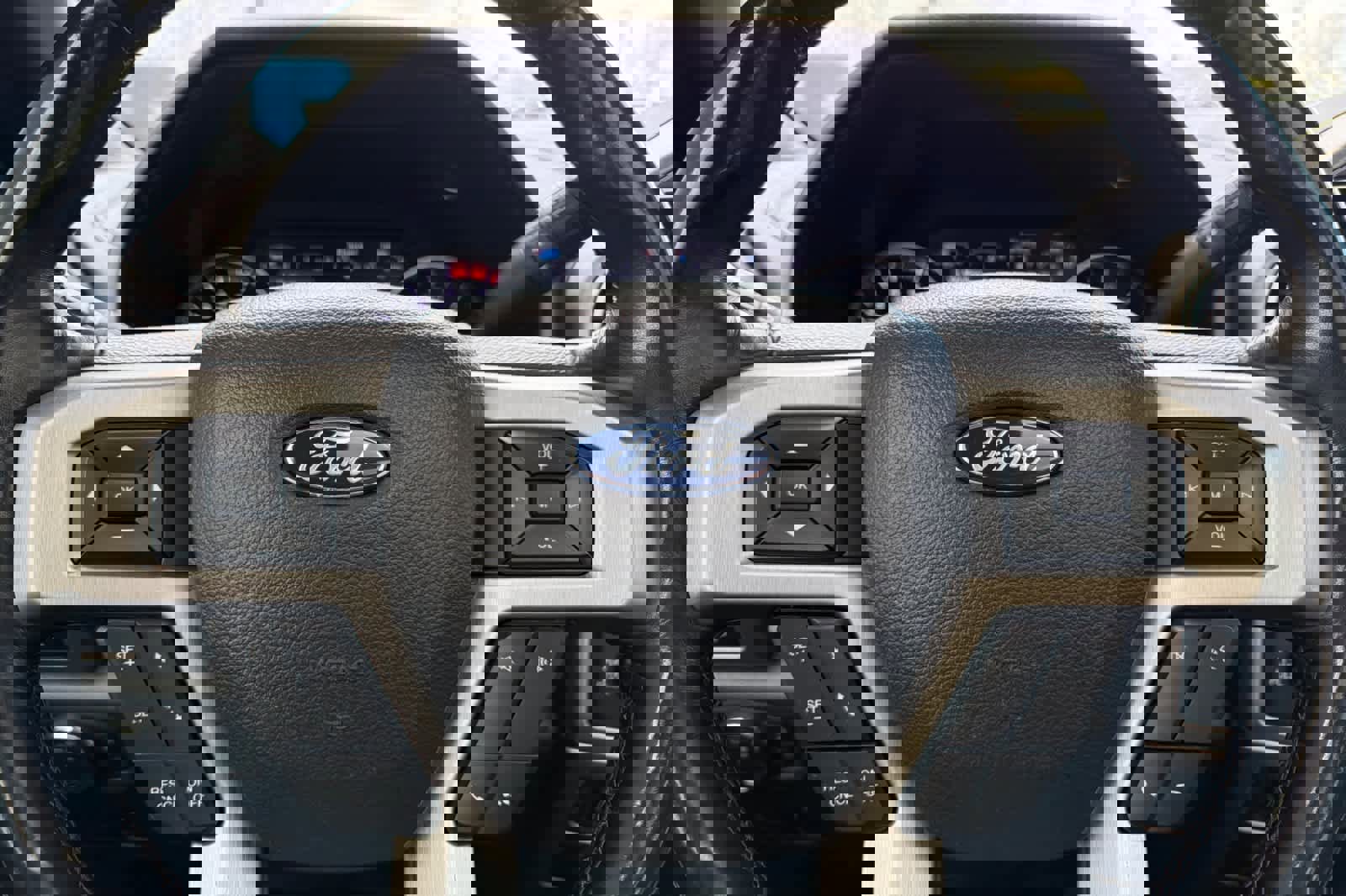 Certified 2022 Ford F350 Platinum w/ Tremor Off-Road Package image 23