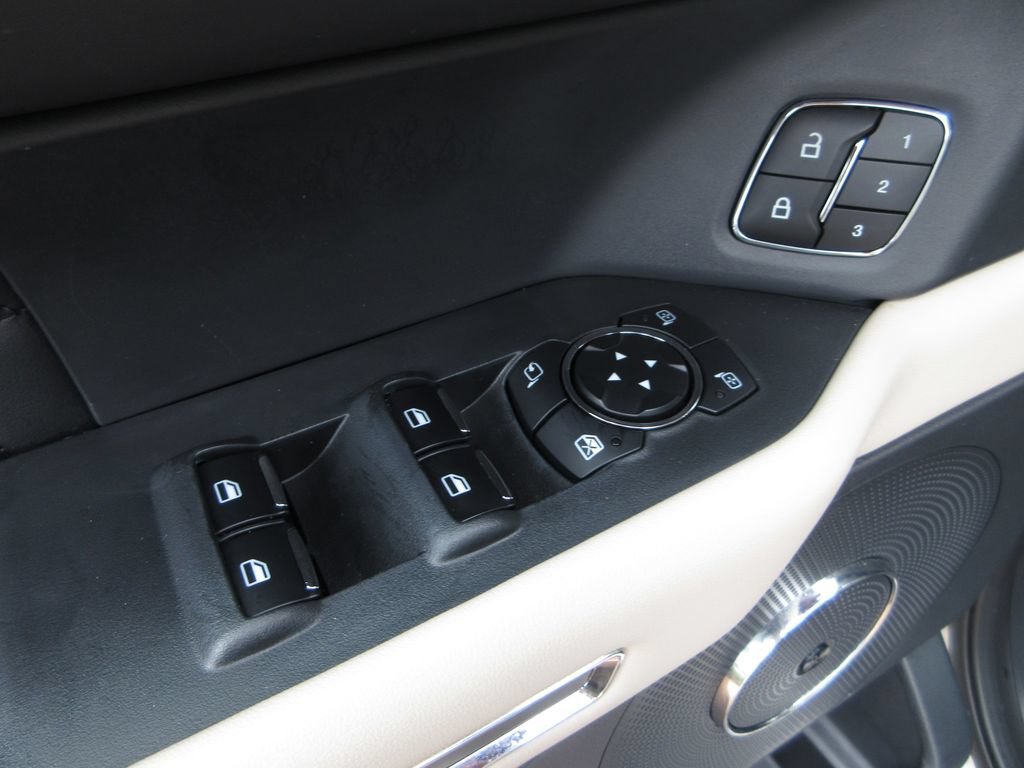 Certified 2023 Ford Expedition Platinum AWD/4WD image 11
