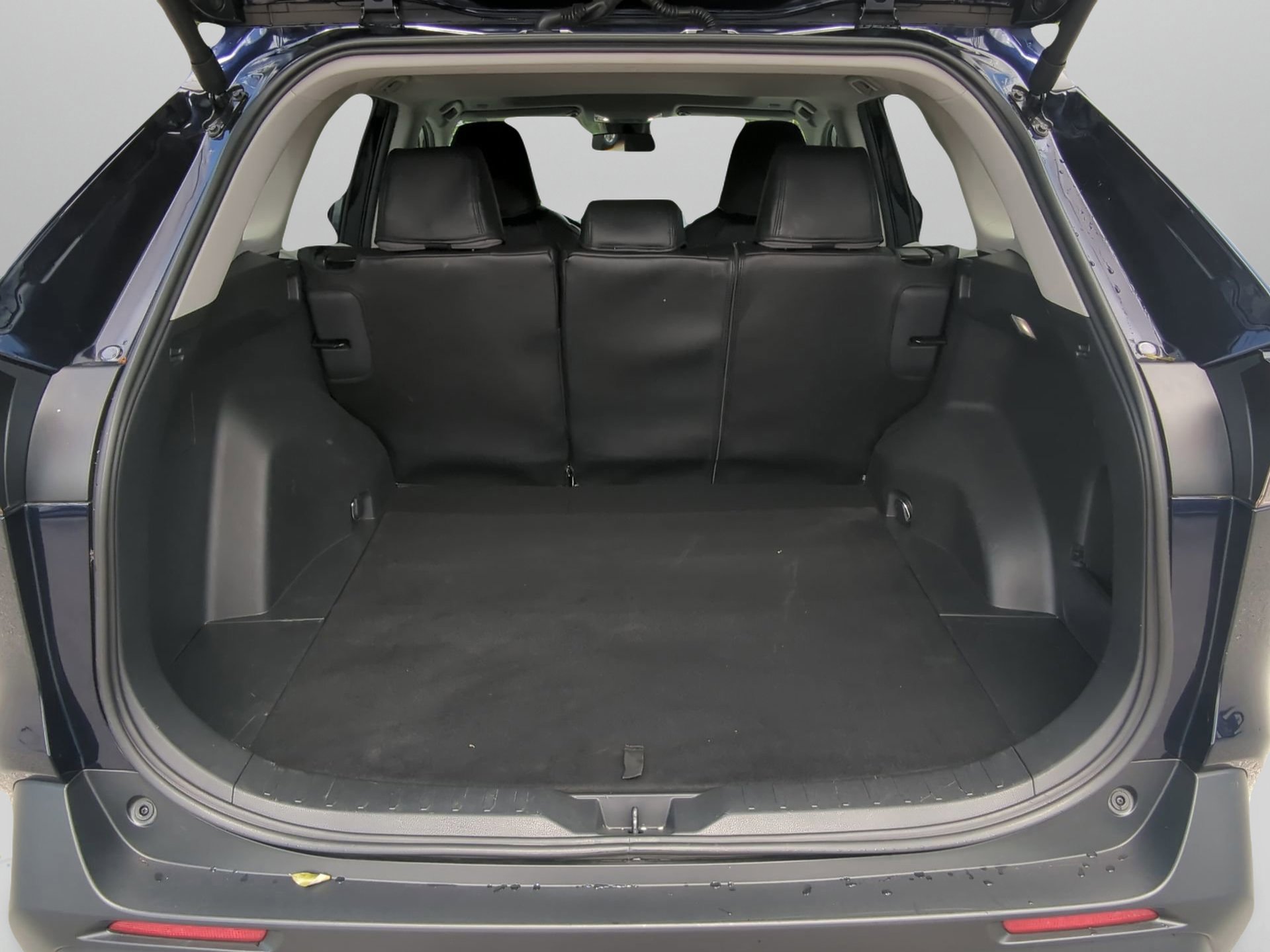 Used 2025 Toyota RAV4 XLE w/ Convenience Package FWD image 46