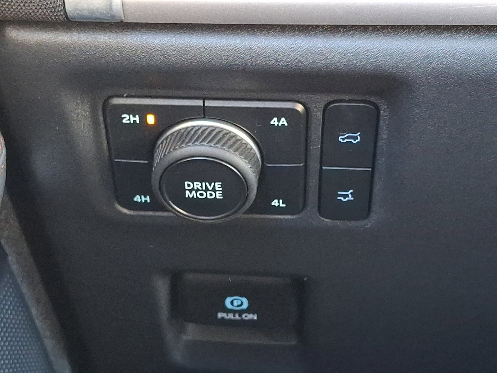 Certified 2025 Ford Expedition Active image 25