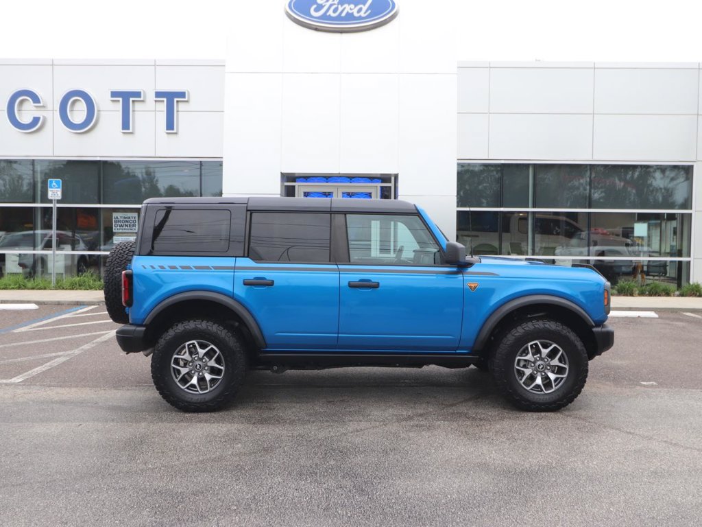 Certified 2025 Ford Bronco Badlands AWD/4WD image 17