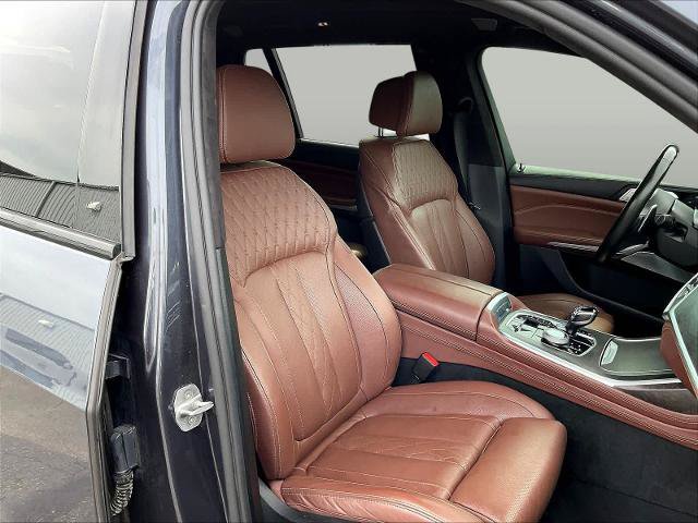 Used 2020 BMW X7 M50i w/ Dynamic Handling Package AWD/4WD image 31
