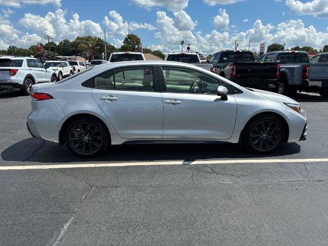 Used 2026 Toyota Corolla SE FWD image 4