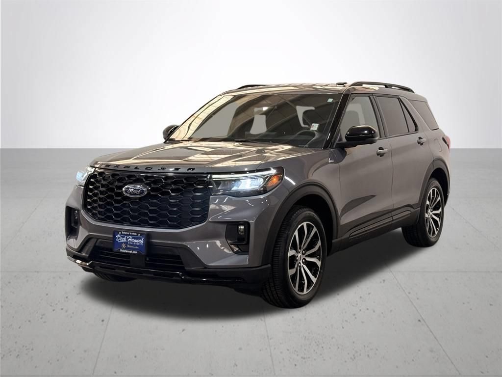 Certified 2025 Ford Explorer ST-Line AWD/4WD image 2