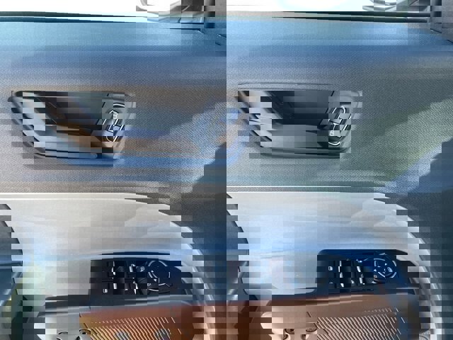 Certified 2024 Ford Maverick Lariat w/ 4K Tow Package image 15