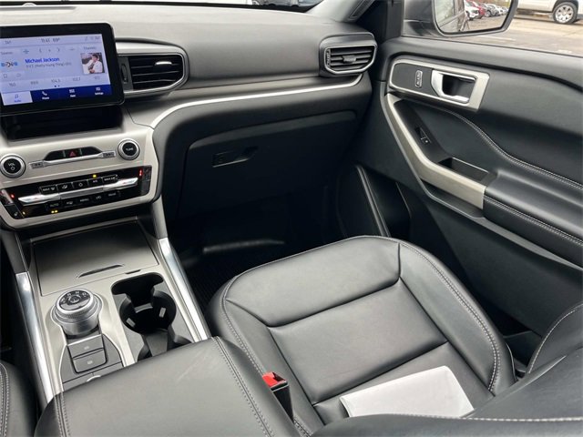 Certified 2022 Ford Explorer XLT w/ Equipment Group 202A image 15