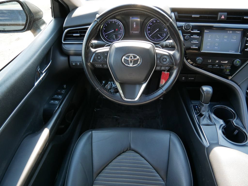 Used 2019 Toyota Camry SE FWD image 12