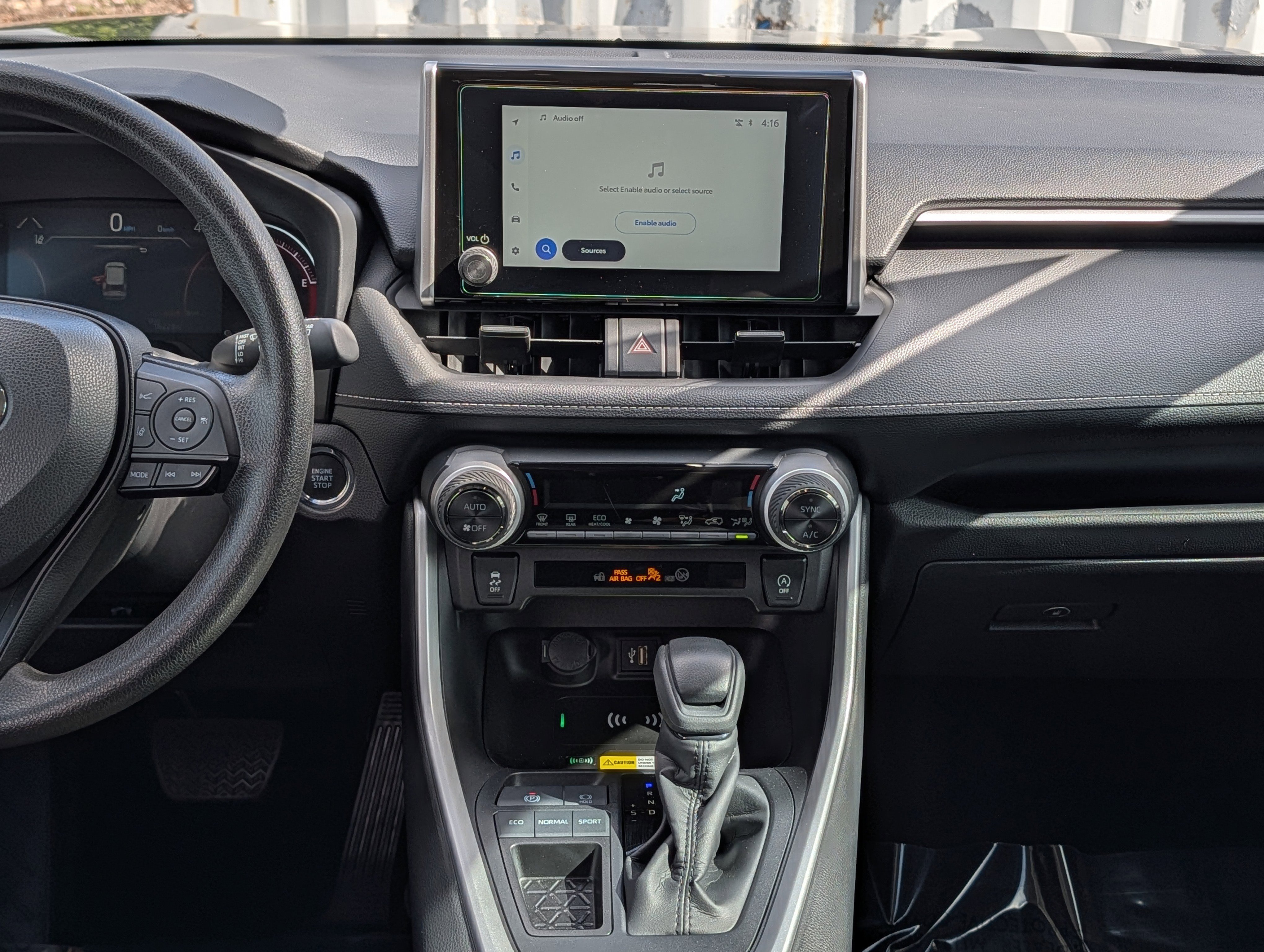 Used 2025 Toyota RAV4 XLE image 18