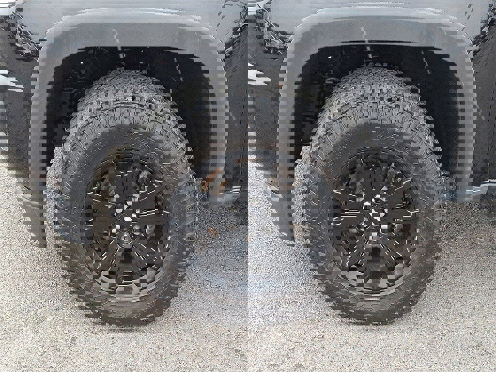 Used 2019 Chevrolet Colorado Z71 w/ Z71 Midnight Edition image 8