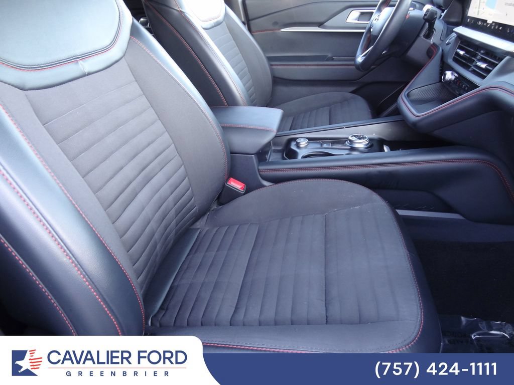 Certified 2025 Ford Explorer ST-Line AWD/4WD image 13