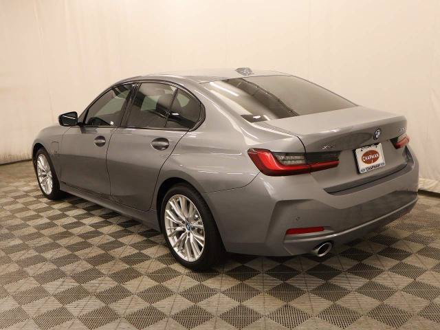 Used 2023 BMW 330e xDrive w/ Premium Package AWD/4WD image 4