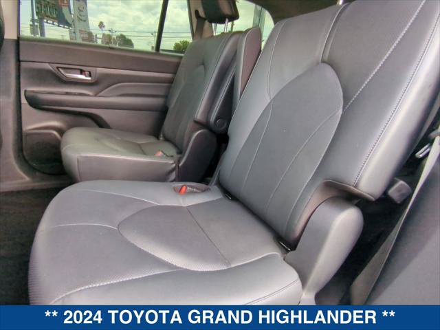 Used 2024 Toyota Grand Highlander AWD image 21