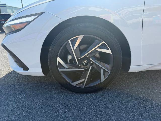 Used 2025 Hyundai Elantra Sport FWD image 21