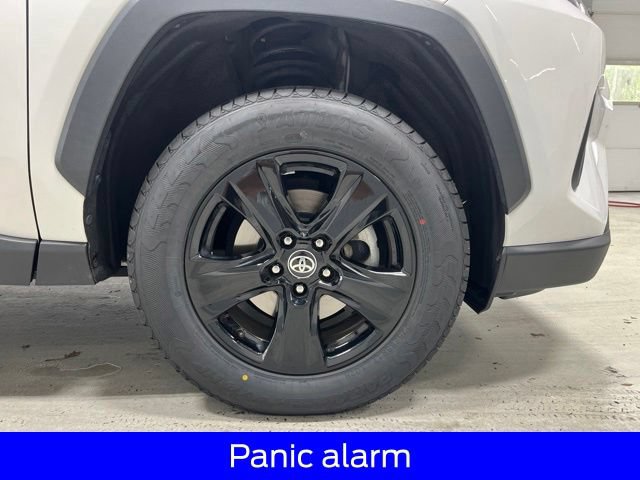 Used 2022 Toyota RAV4 XLE AWD/4WD image 13
