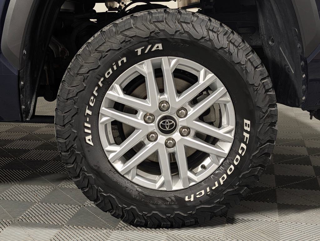 Used 2022 Toyota Tundra SR5 AWD/4WD image 26