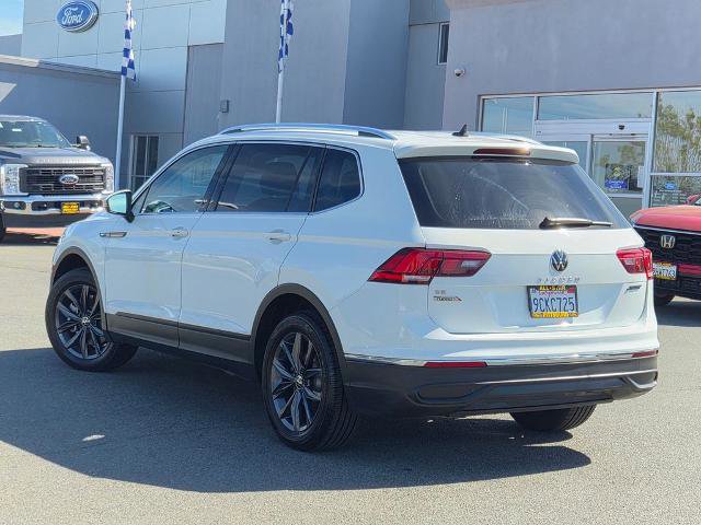 Used 2022 Volkswagen Tiguan SE image 3