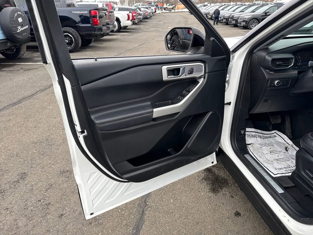 Certified 2022 Ford Explorer Limited w/ Hybrid Equipment Group 310A image 19