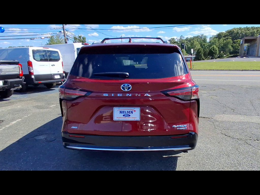 Used 2023 Toyota Sienna Platinum AWD/4WD image 7