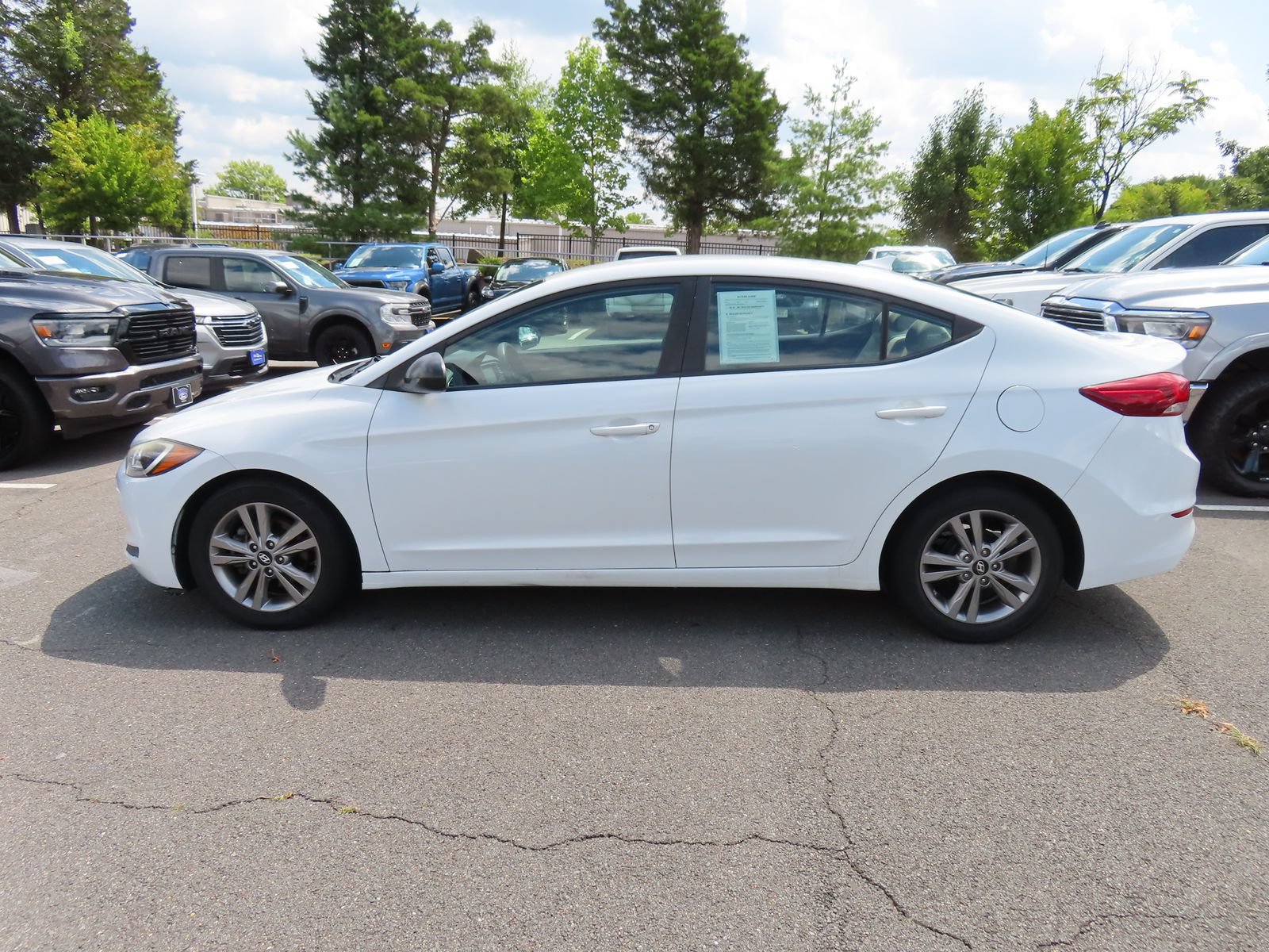 Used 2017 Hyundai Elantra SE FWD image 7
