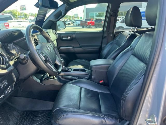 Used 2020 Toyota Tacoma TRD Off-Road w/ TRD Premium Off Road Package AWD/4WD image 5