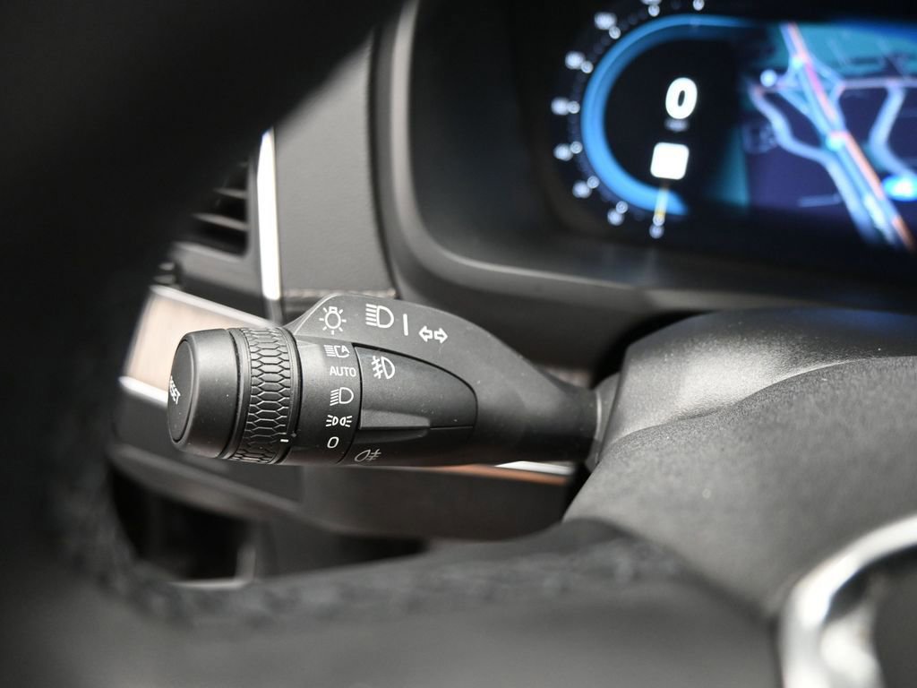 Used 2023 Volvo XC90 B6 Ultimate w/ Protection Package Premier image 42