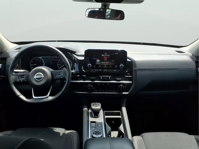 Used 2025 Nissan Pathfinder SV AWD/4WD image 11