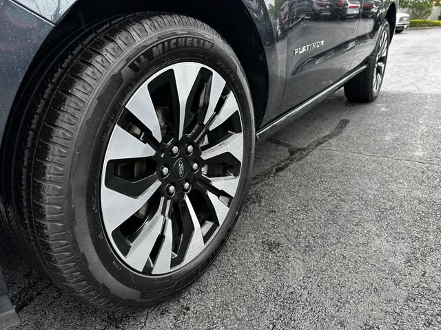 Certified 2025 Ford Expedition Platinum w/ Driver's Package AWD/4WD image 12