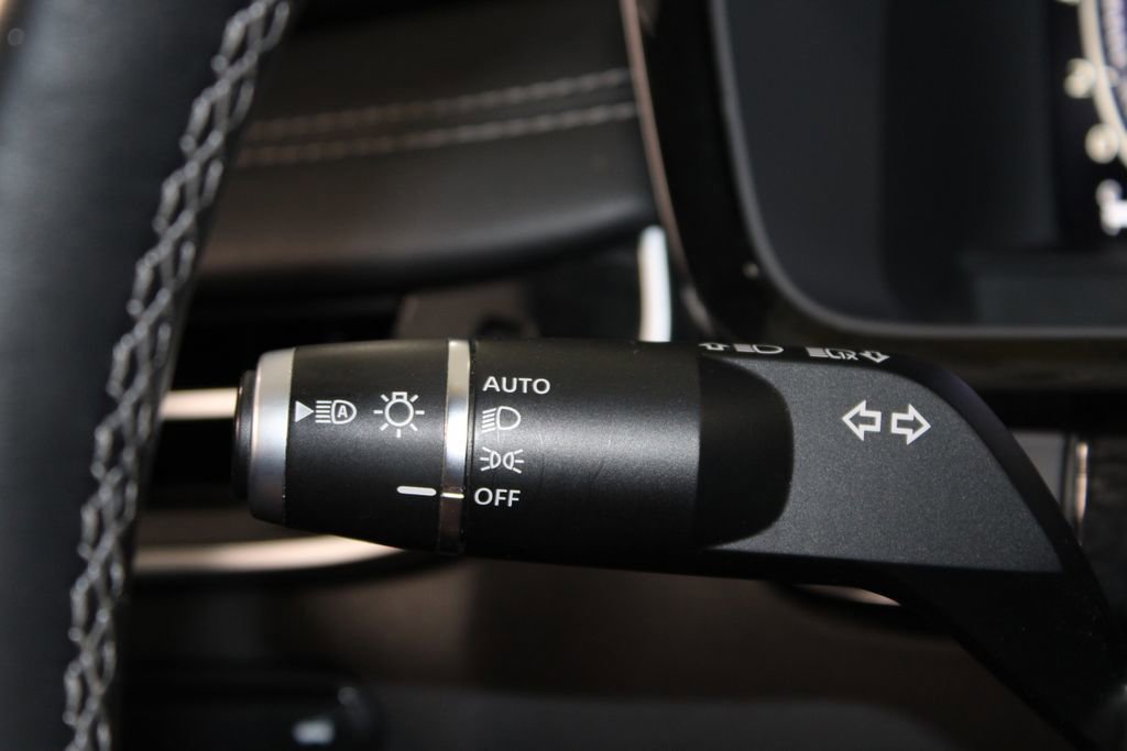 Used 2022 INFINITI QX60 Sensory w/ Cargo Package image 39