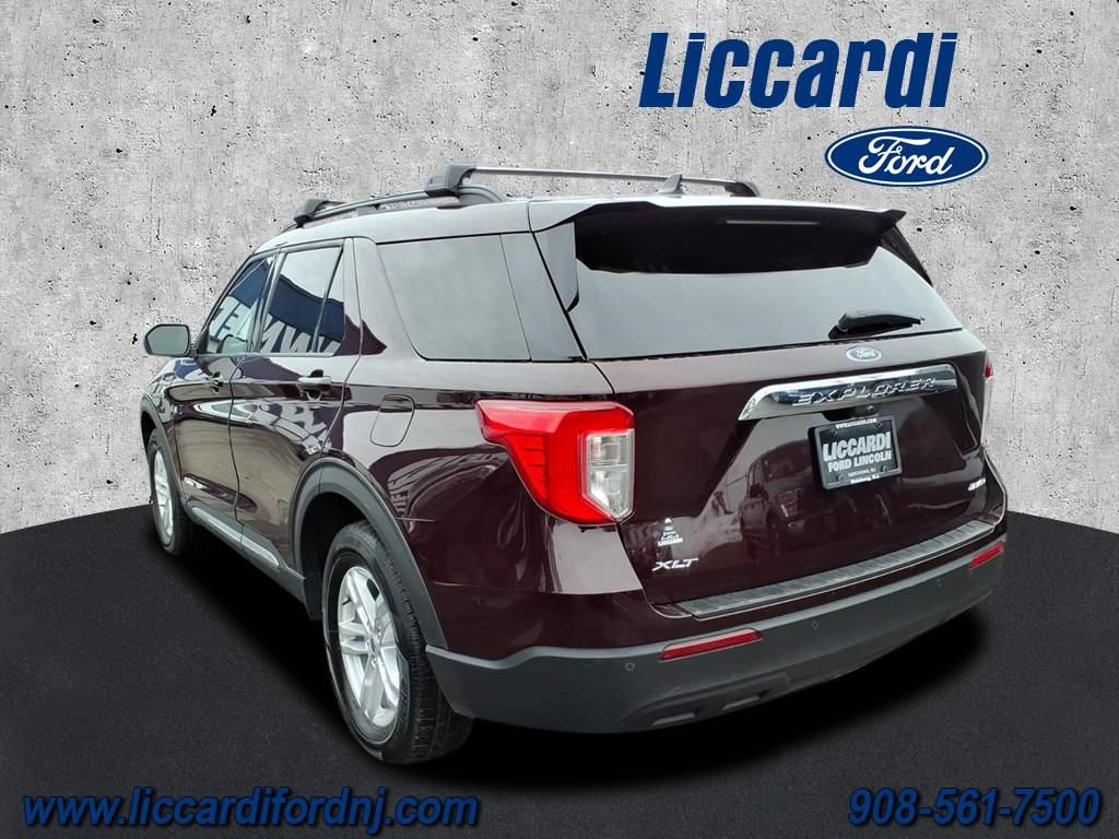 Certified 2023 Ford Explorer XLT image 4