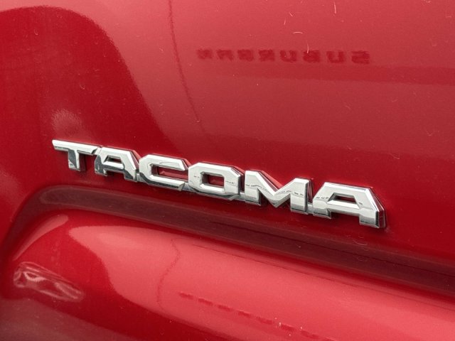 Used 2023 Toyota Tacoma TRD Off-Road w/ Technology Package AWD/4WD image 9
