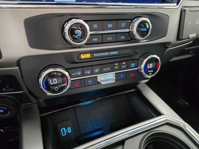 Certified 2022 Ford F350 Lariat w/ Lariat Ultimate Package AWD/4WD image 38