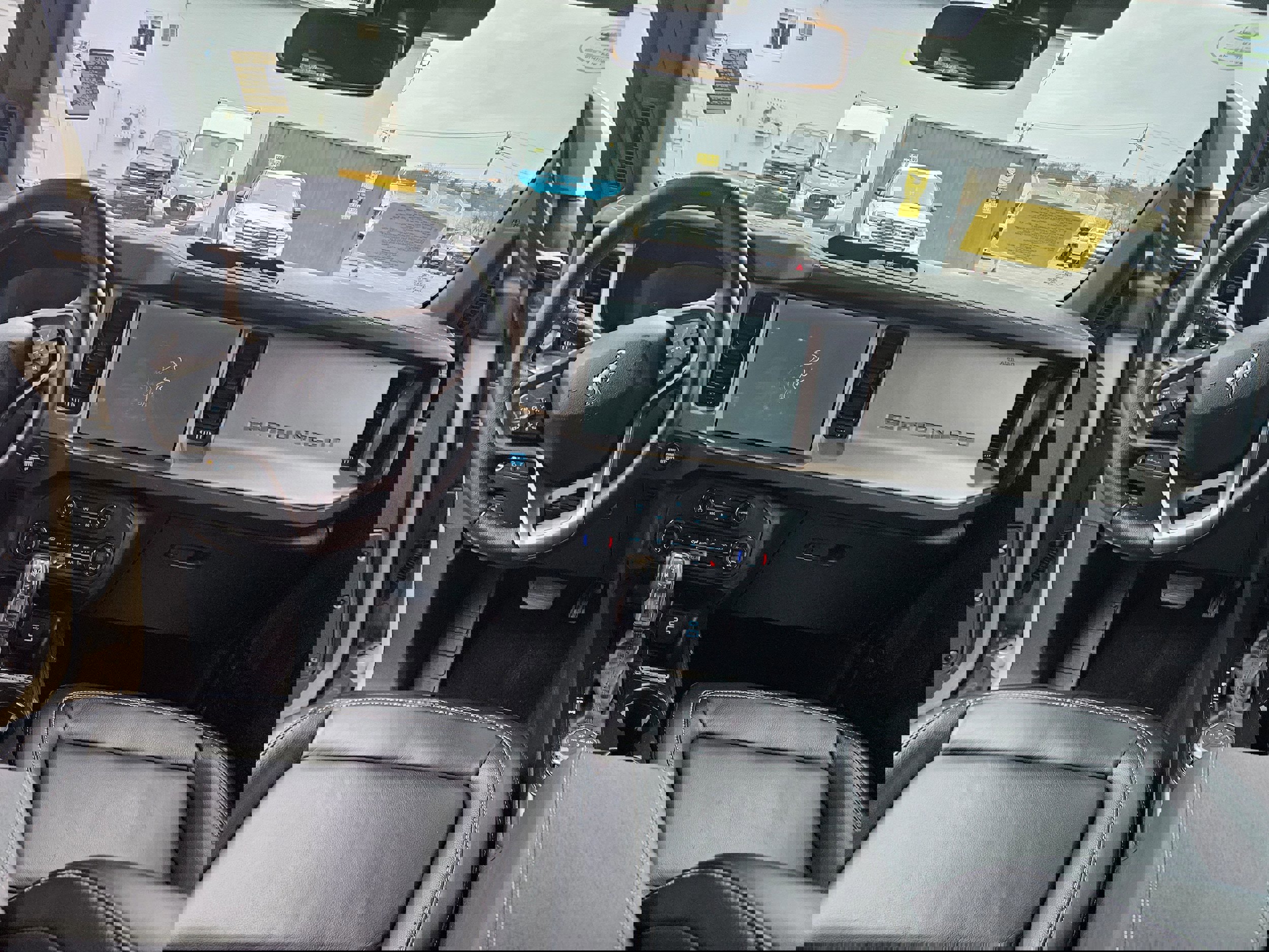 Certified 2025 Ford Bronco Outer Banks AWD/4WD image 9