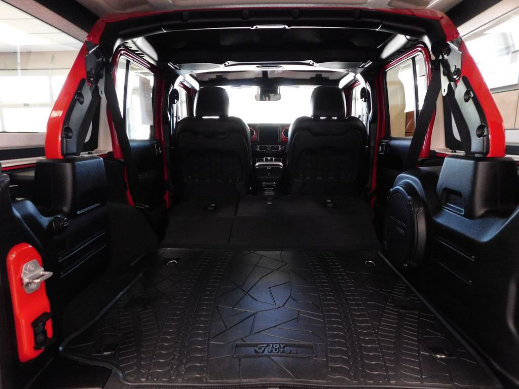 Used 2020 Jeep Wrangler Unlimited Rubicon w/ Dual Top Group AWD/4WD image 41