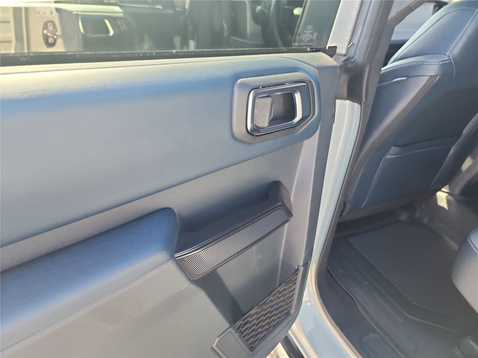 Certified 2024 Ford Bronco Outer Banks AWD/4WD image 18