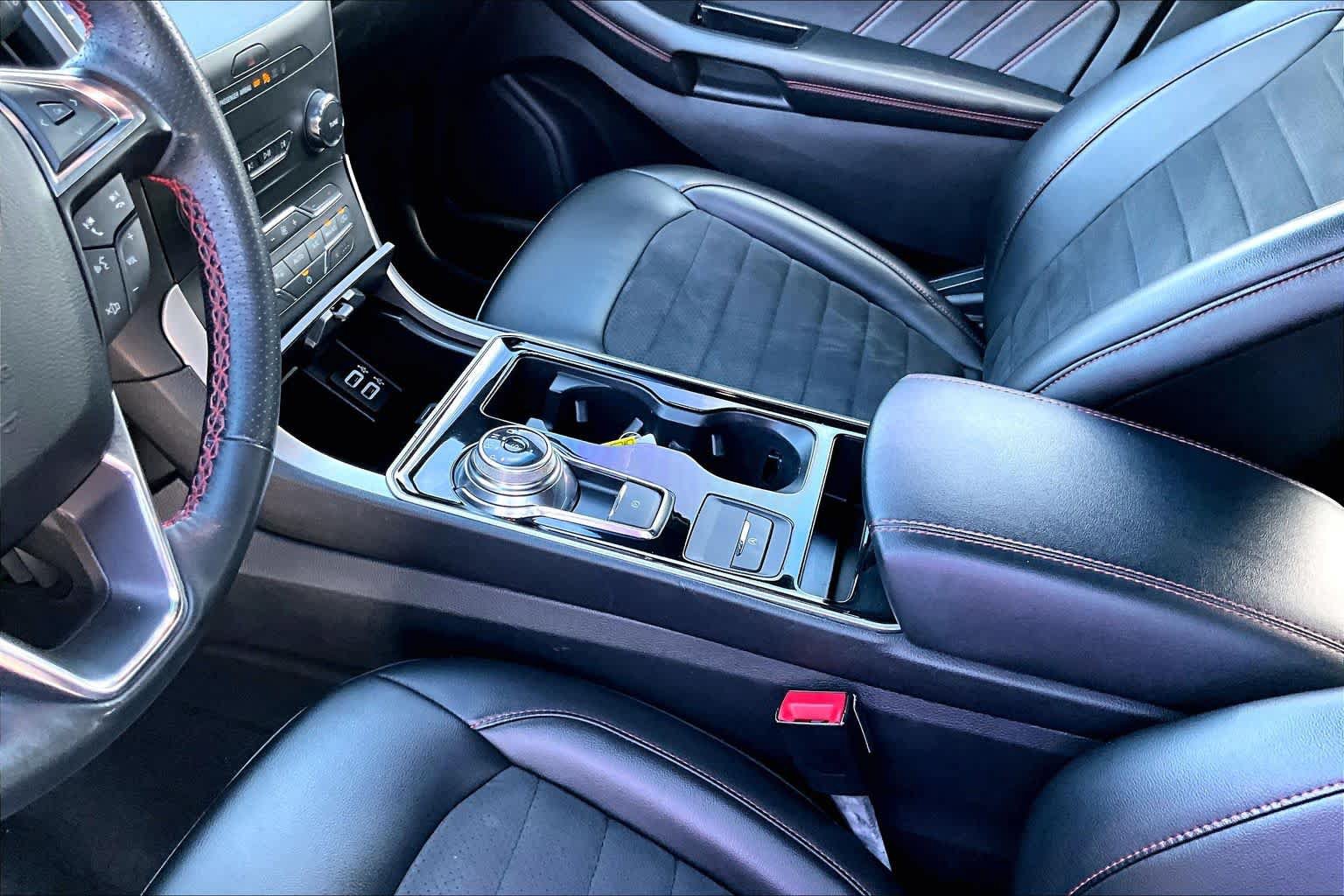 Certified 2020 Ford Edge ST-Line FWD image 17