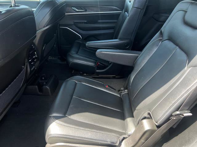 Used 2022 Jeep Grand Cherokee L Limited RWD image 11