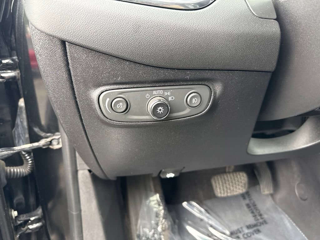 Used 2018 Chevrolet Equinox Premier AWD/4WD image 19