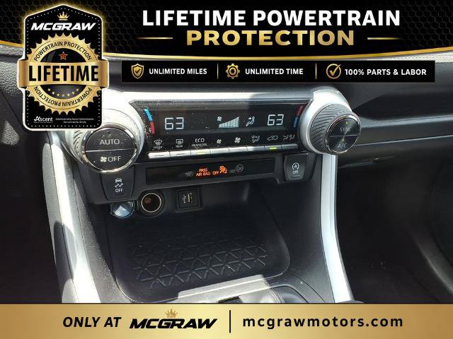 Used 2025 Toyota RAV4 XLE AWD/4WD image 18