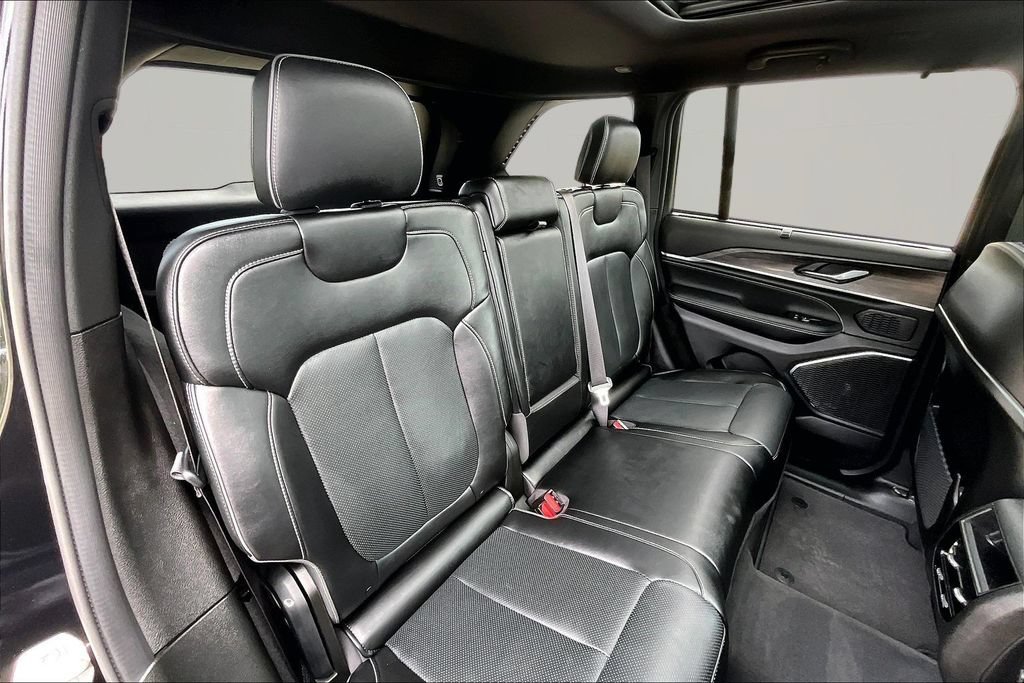 Used 2024 Jeep Grand Cherokee Overland w/ Adv Protech Group III AWD/4WD image 27