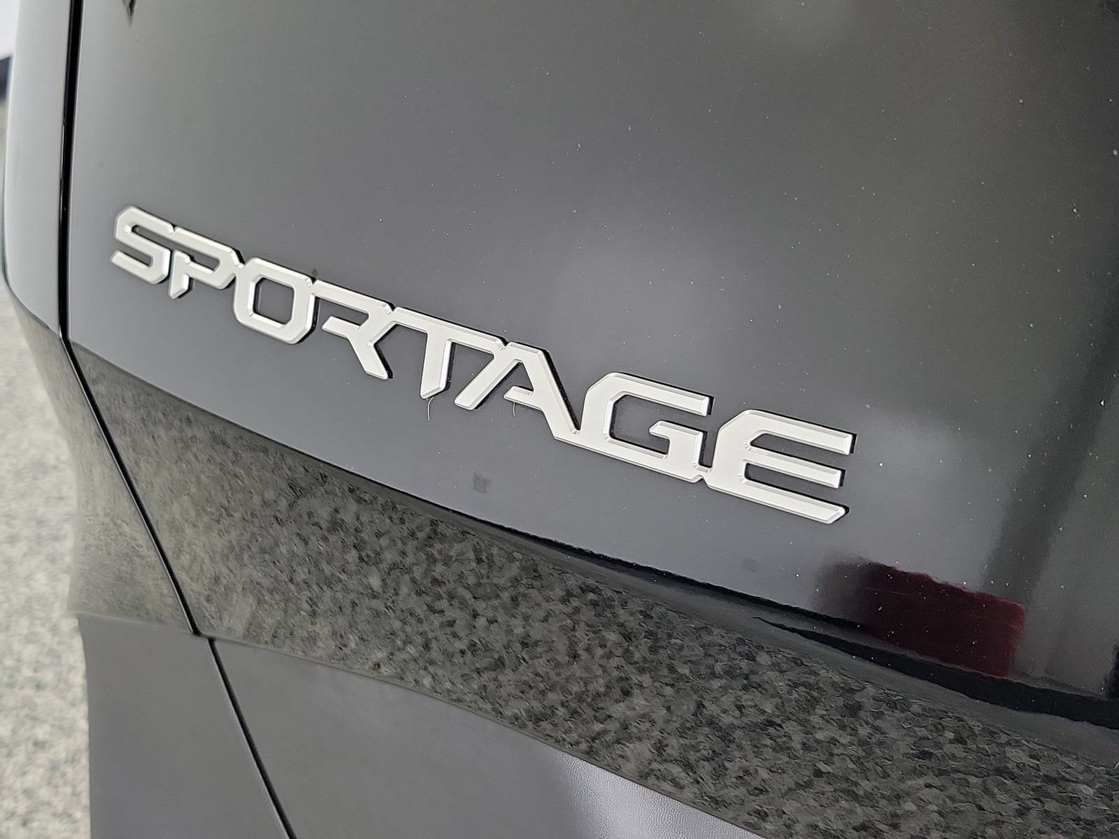 Used 2024 Kia Sportage EX AWD/4WD image 6