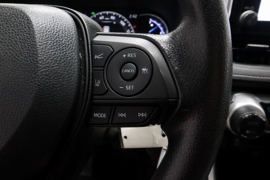 Used 2024 Toyota RAV4 LE AWD/4WD image 28