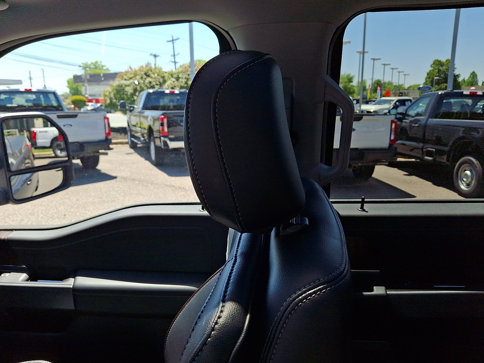 Certified 2024 Ford F250 Lariat w/ Lariat Ultimate Package AWD/4WD image 17