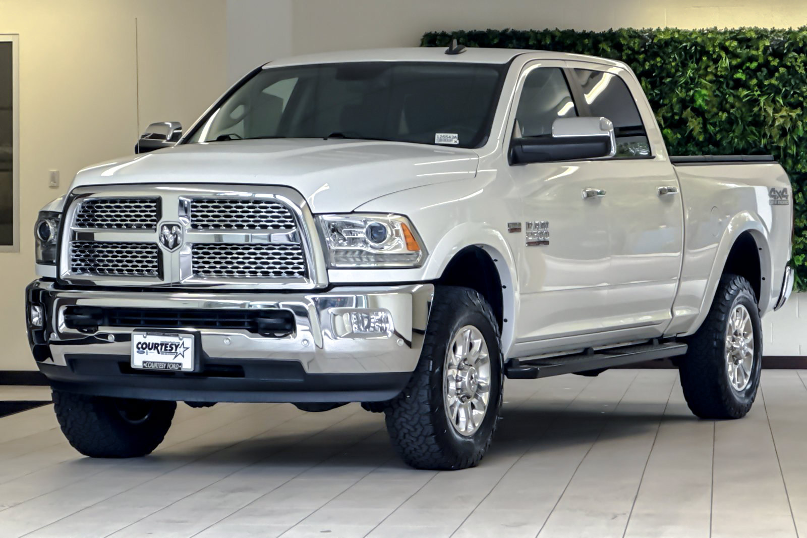 Used 2018 RAM 2500 Laramie w/ Off Road Package AWD/4WD image 8