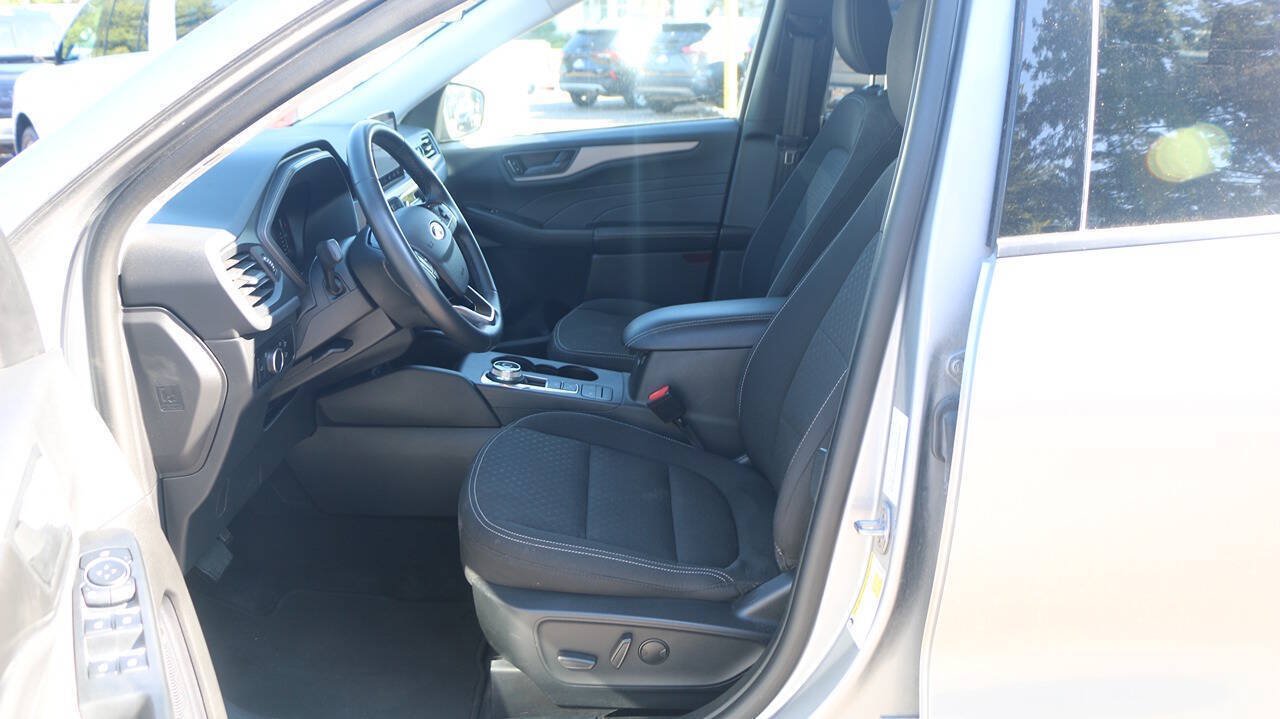 Certified 2024 Ford Escape Active AWD/4WD image 30