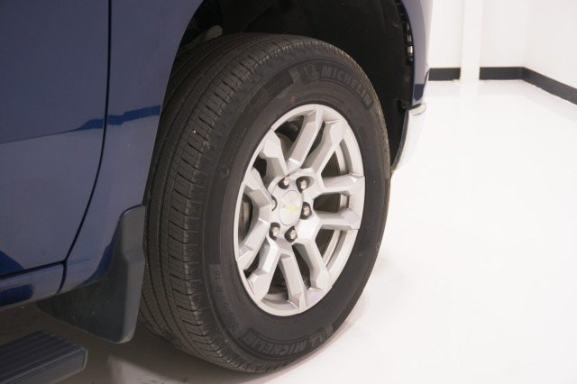 Used 2023 Chevrolet Silverado 1500 LT AWD/4WD image 5