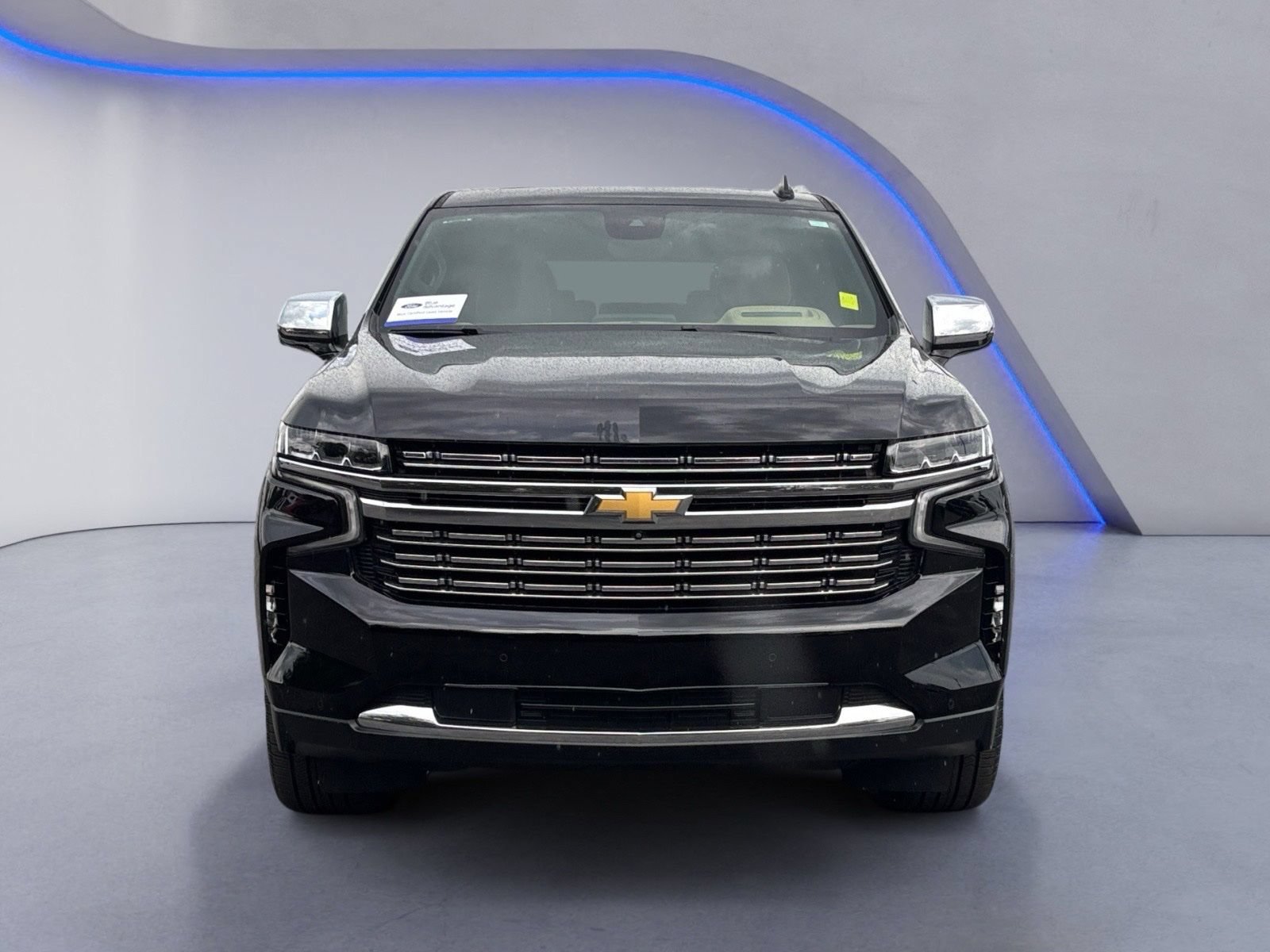 Used 2023 Chevrolet Suburban Premier w/ Premium Package 2 AWD/4WD image 9