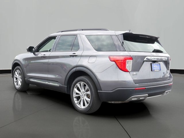 Certified 2023 Ford Explorer XLT w/ Equipment Group 202A AWD/4WD image 2